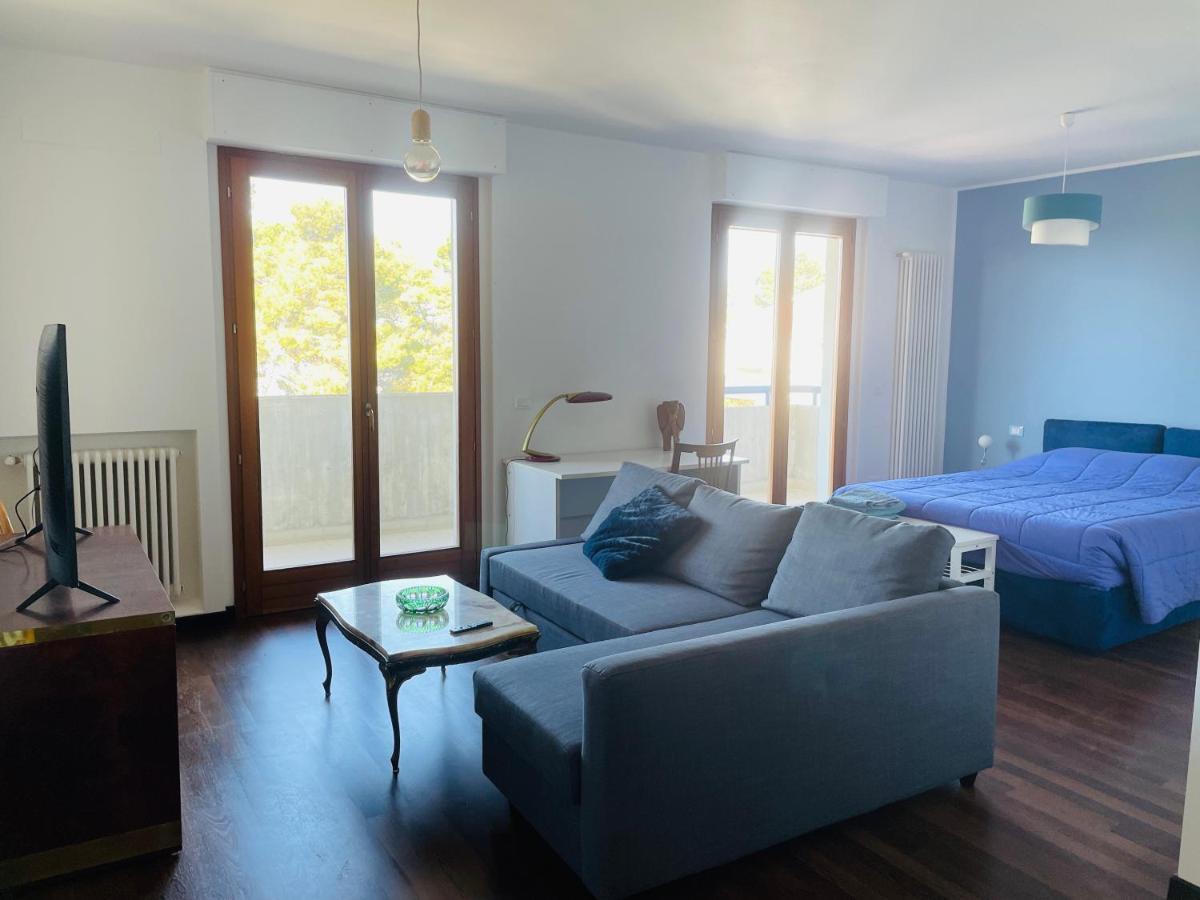 Apartamento Attico Vista E Fronte Mare Zaffiroblu Con Posto Auto Montesilvano Marina Exterior foto